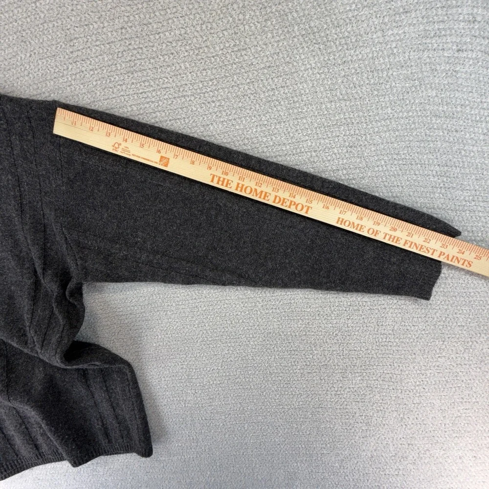 Vintage Woolrich Sweater Mens Large Charcoal Gray 100% Lambswool V-Neck Pullover